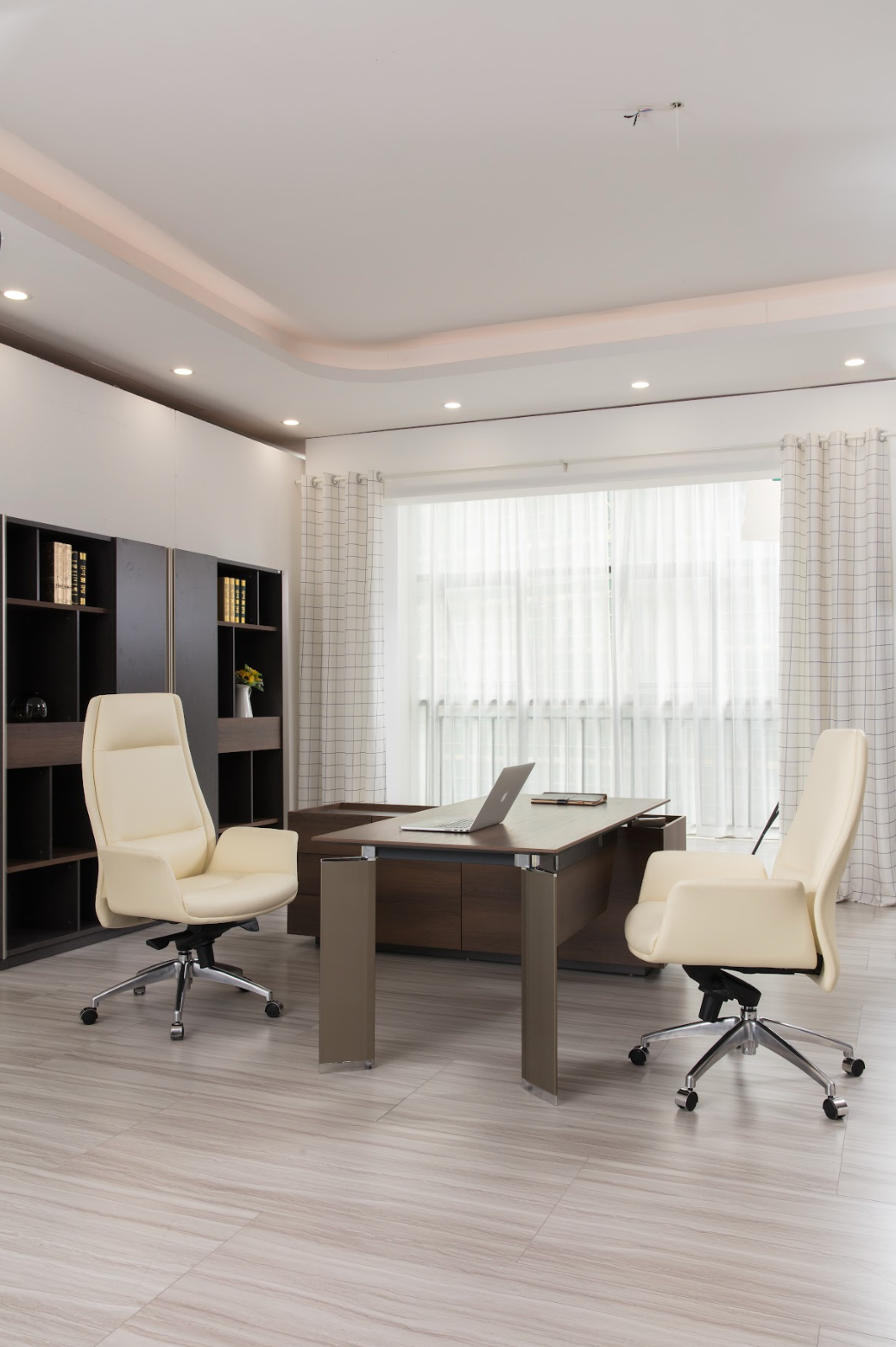 Executive White Modern Leather Chair G-05A